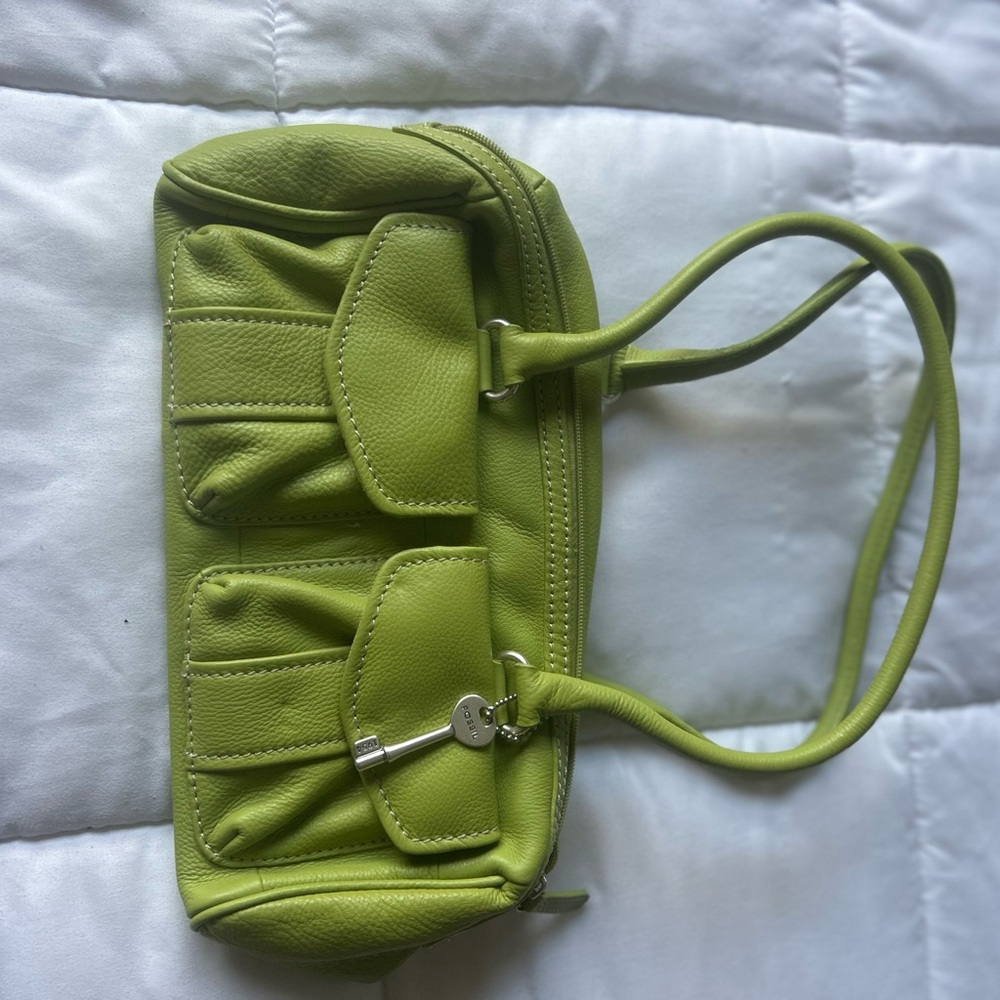 Vibrant Green Shoulder Bag with Soft Leather Finish - Fossil
